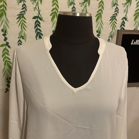 Size Small White Long Sleeve Shirt D1 - Picture 2 of 4